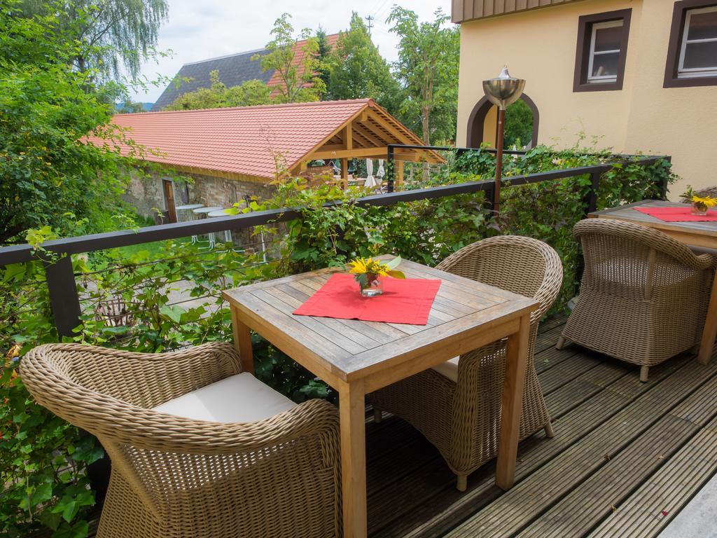 Gasthof Zum Goldenen Kreuz Wilhelmsdorf  ภายนอก รูปภาพ